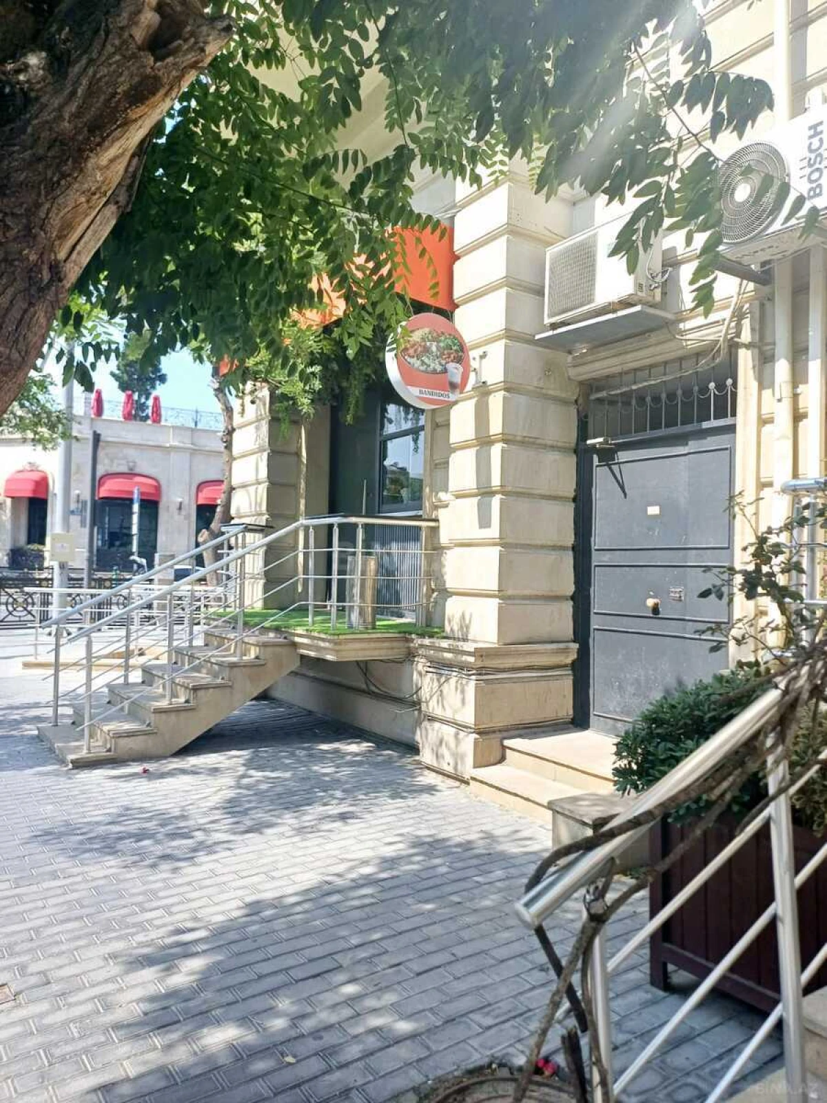 Kirayə verilir 3 otaqlı mənzil 130 m²