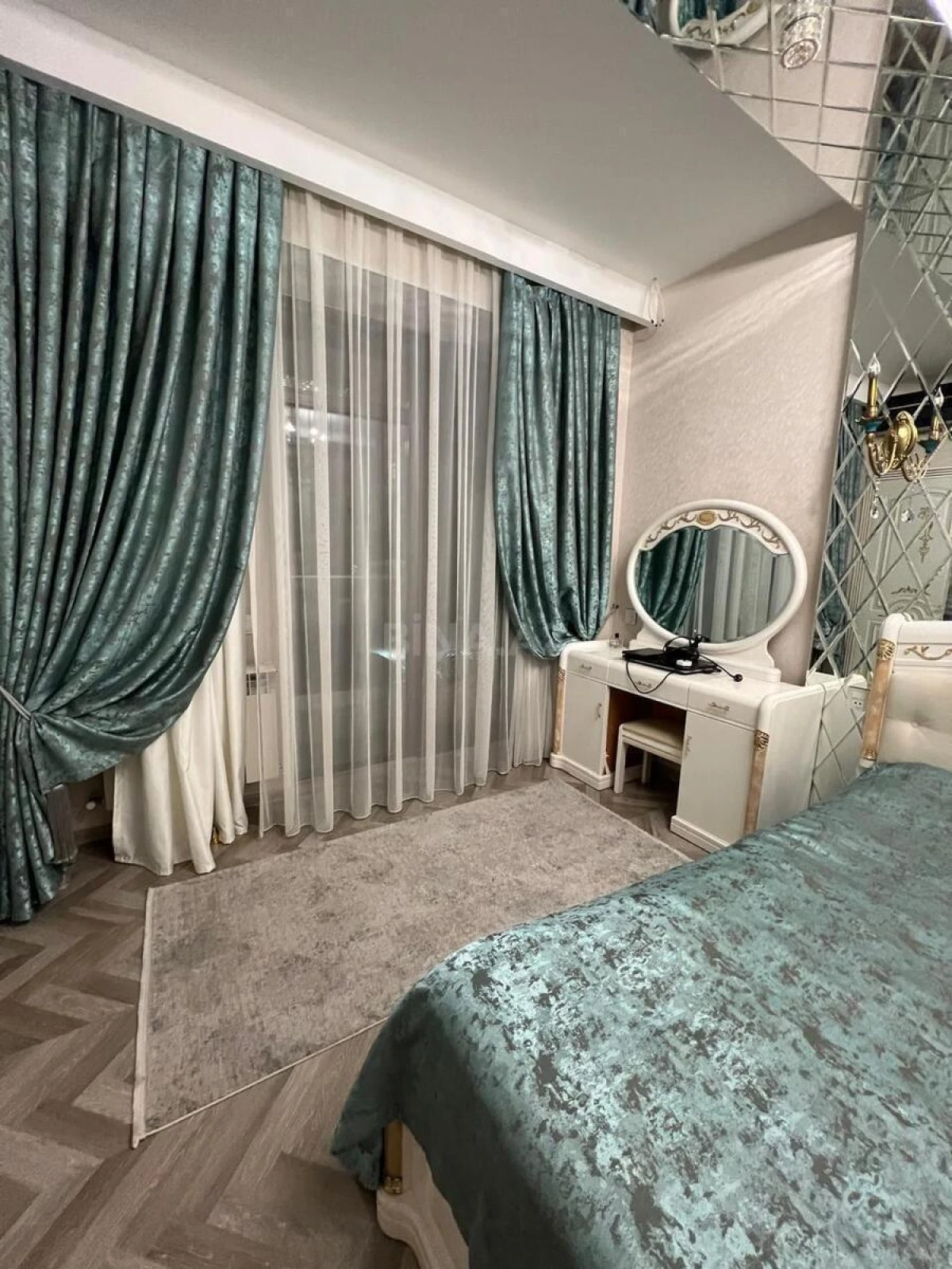 Kirayə verilir 3 otaqlı mənzil 103 m²