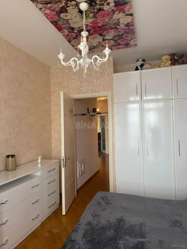 Satılır 3 otaqlı mənzil 92 m²