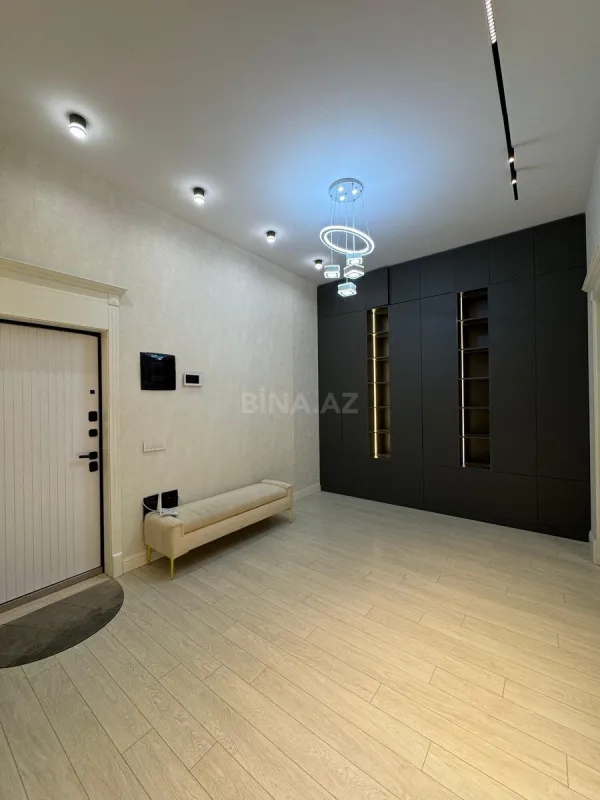 Satılır 2 otaqlı mənzil 107 m²