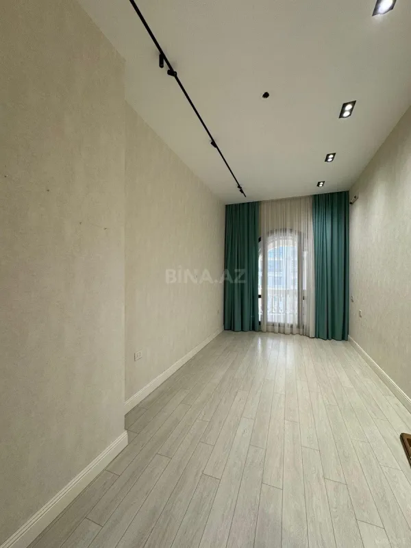Satılır 2 otaqlı mənzil 107 m²