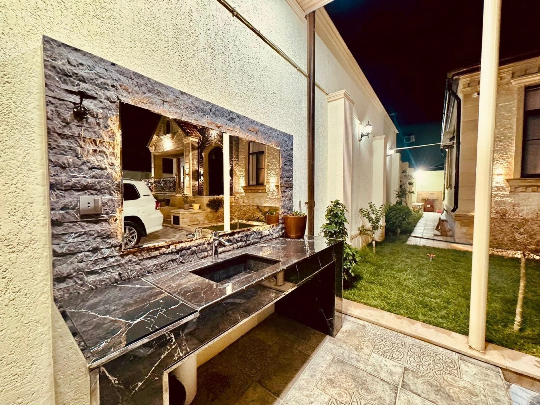 Satılır 4 otaqlı həyət evi 165 m²