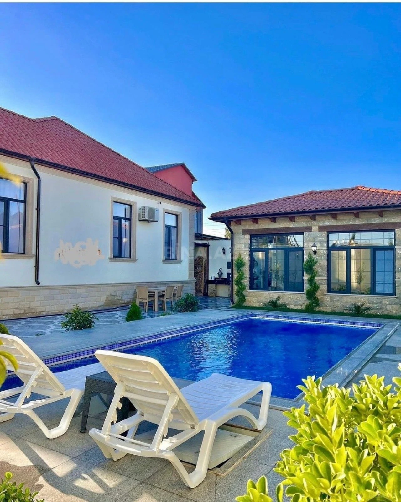 Satılır 4 otaqlı həyət evi 165 m²