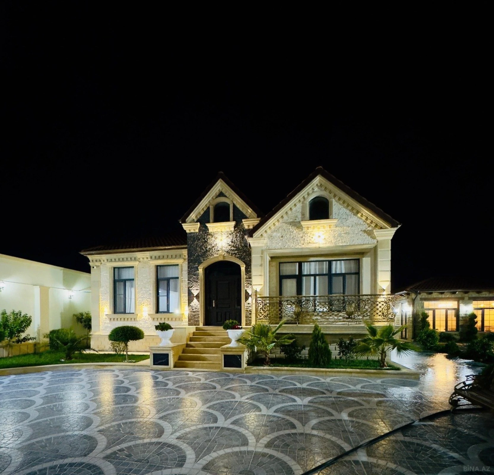 Satılır 4 otaqlı həyət evi 165 m²