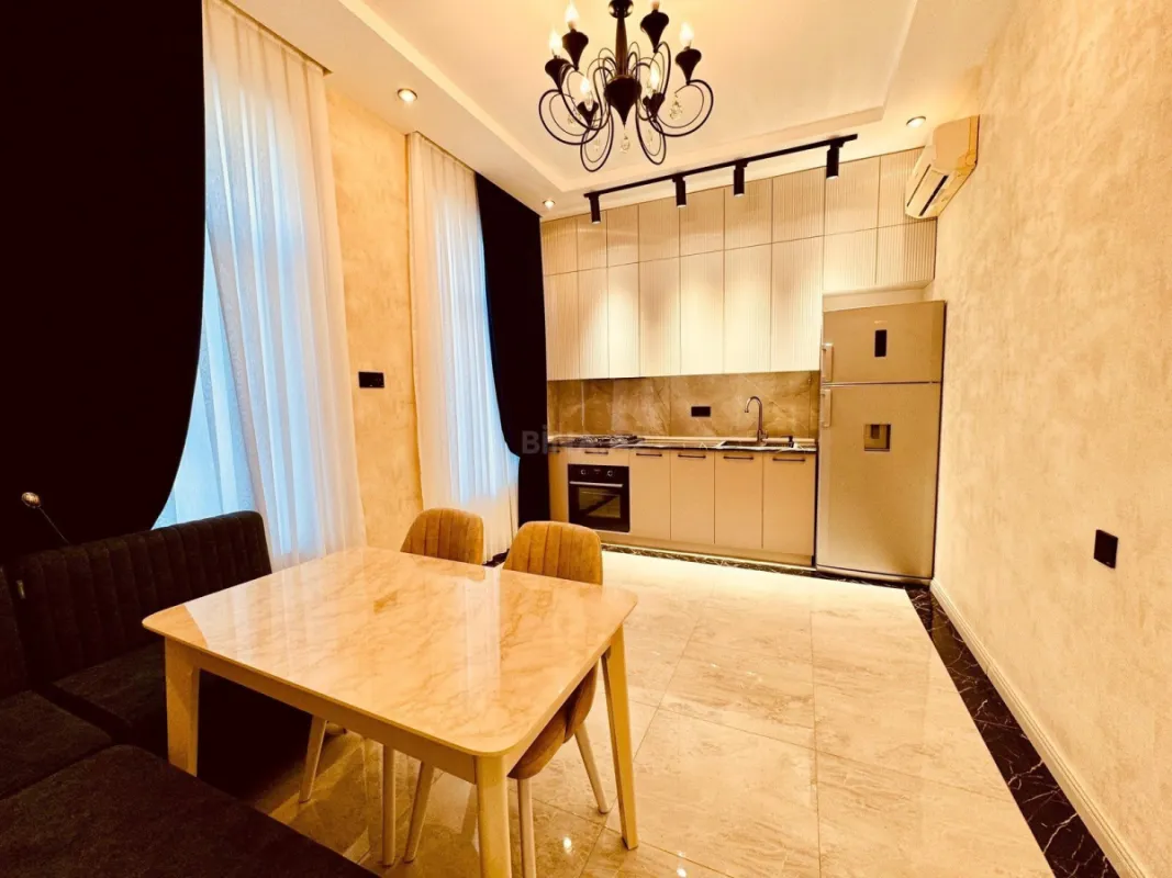Satılır 4 otaqlı həyət evi 165 m²