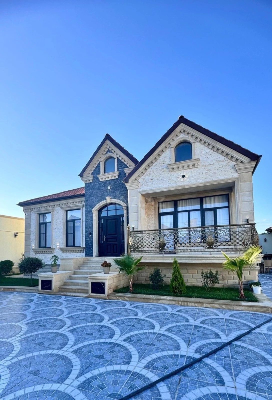 Satılır 4 otaqlı həyət evi 165 m²