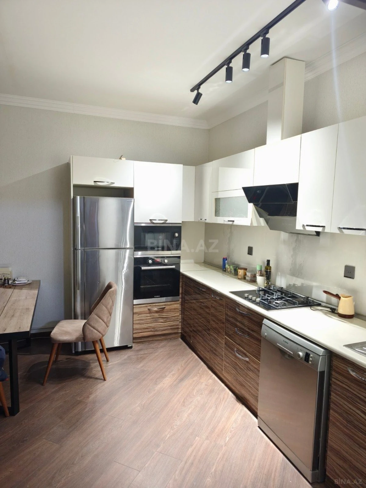 Kirayə verilir 3 otaqlı mənzil 110 m²