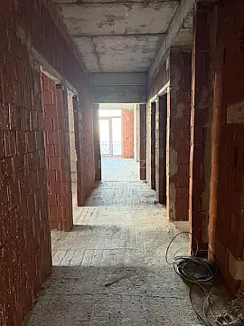 Satılır 3 otaqlı mənzil 146 m²