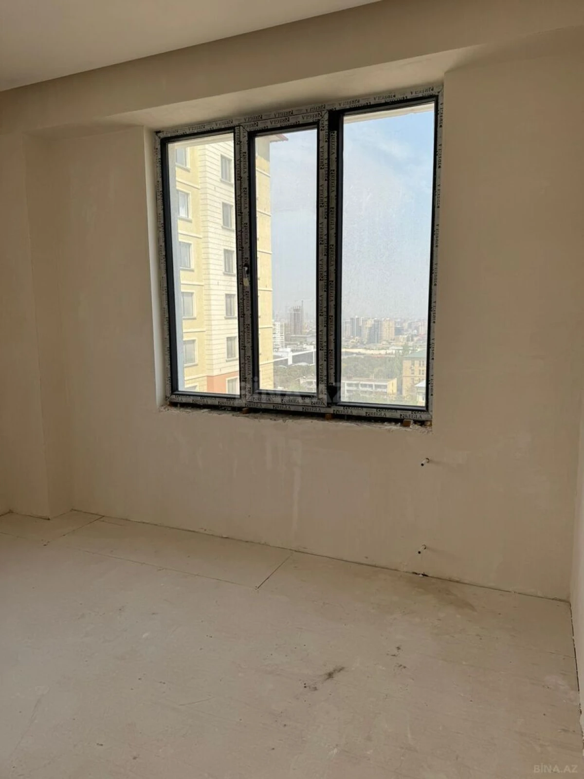 Satılır 3 otaqlı mənzil 81 m²