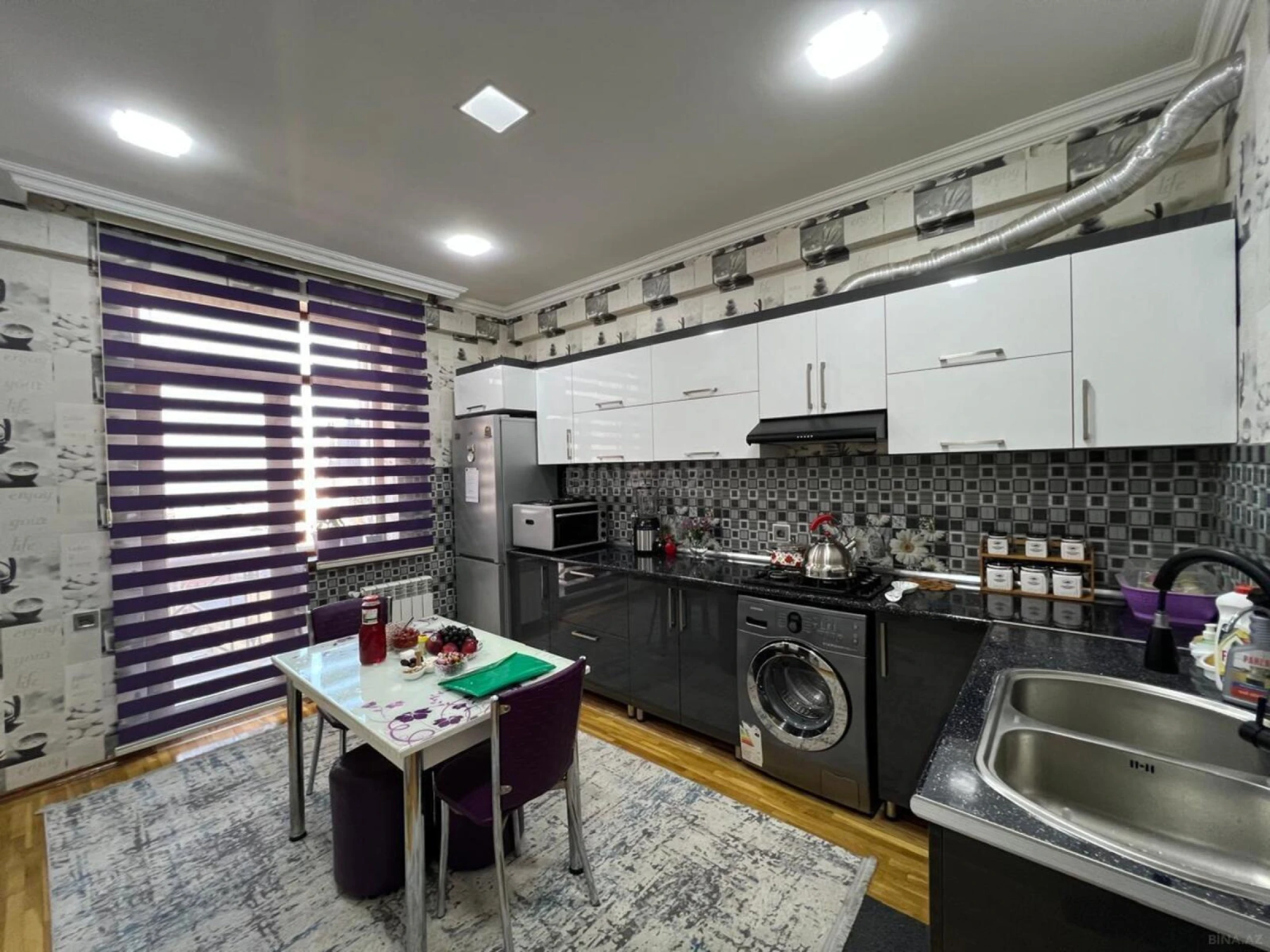 Satılır 2 otaqlı mənzil 76 m²