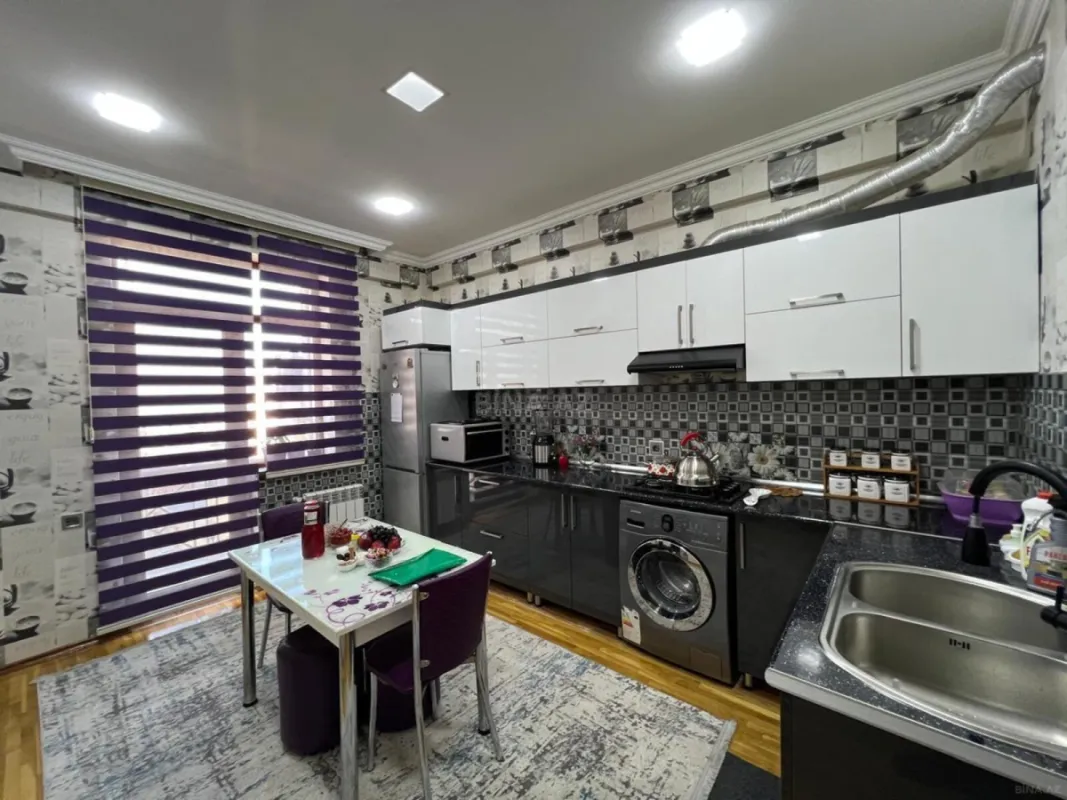 Satılır 2 otaqlı mənzil 76 m²