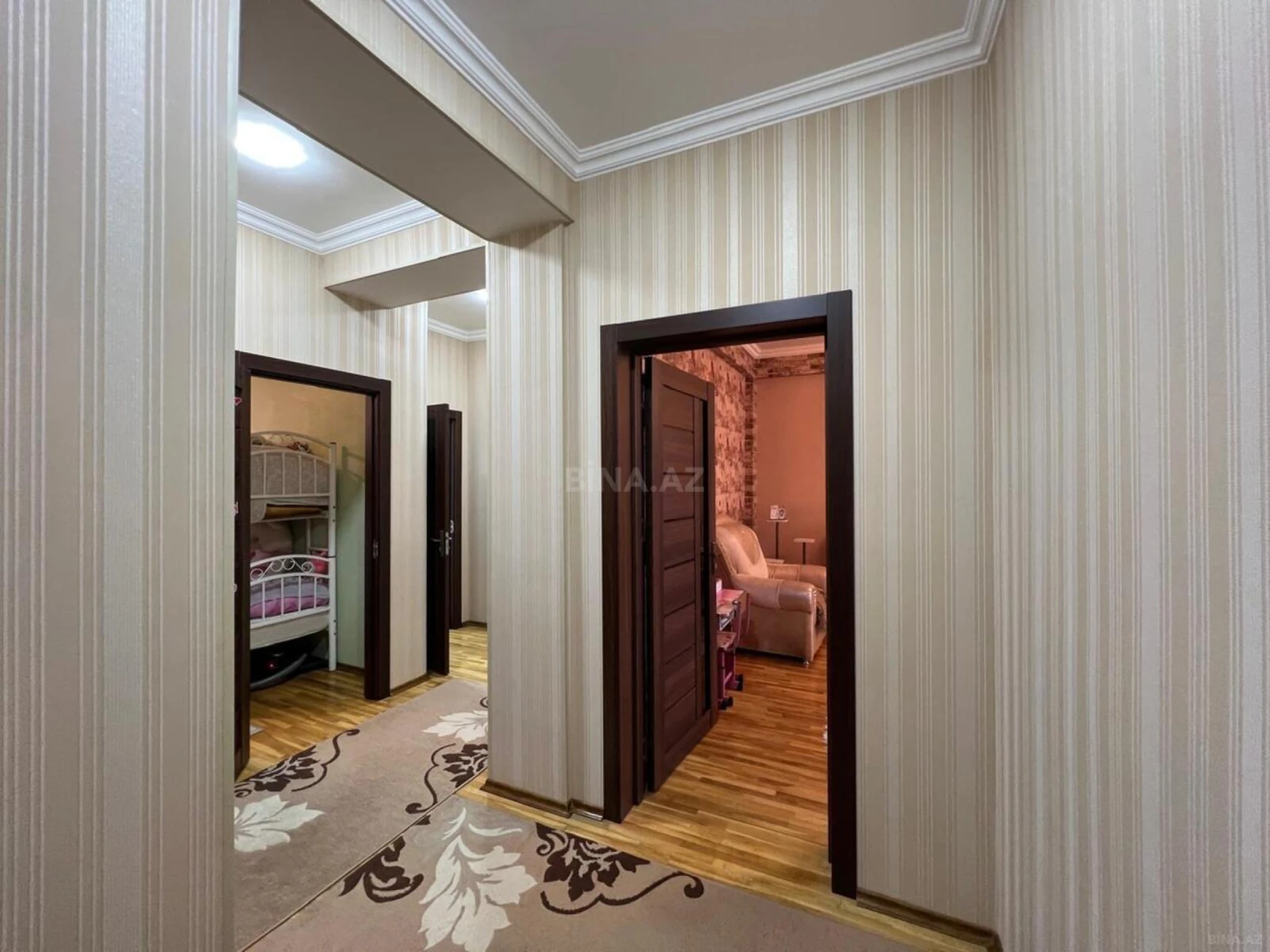 Satılır 2 otaqlı mənzil 76 m²