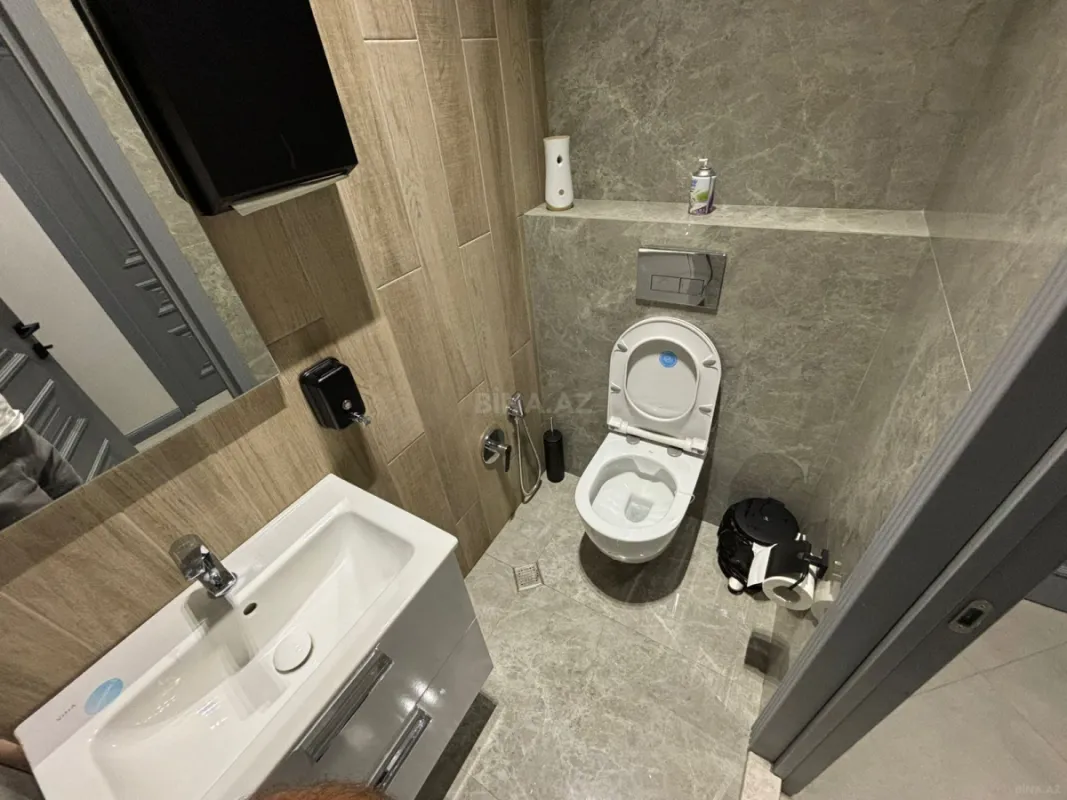 Kirayə verilir 3 otaqlı ofis 127 m²