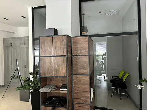 Kirayə verilir 3 otaqlı ofis 127 m²