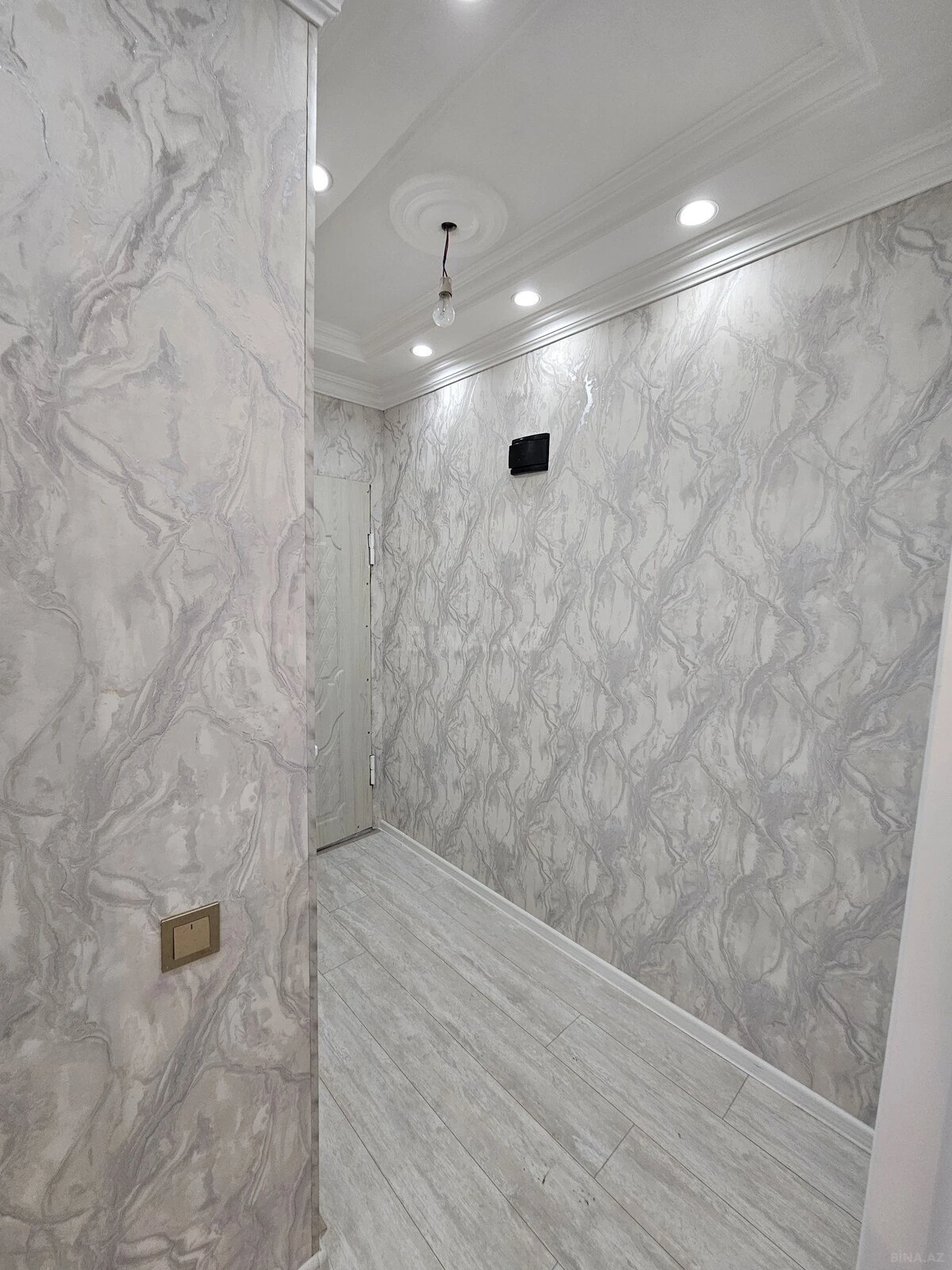 Satılır 2 otaqlı mənzil 47 m²