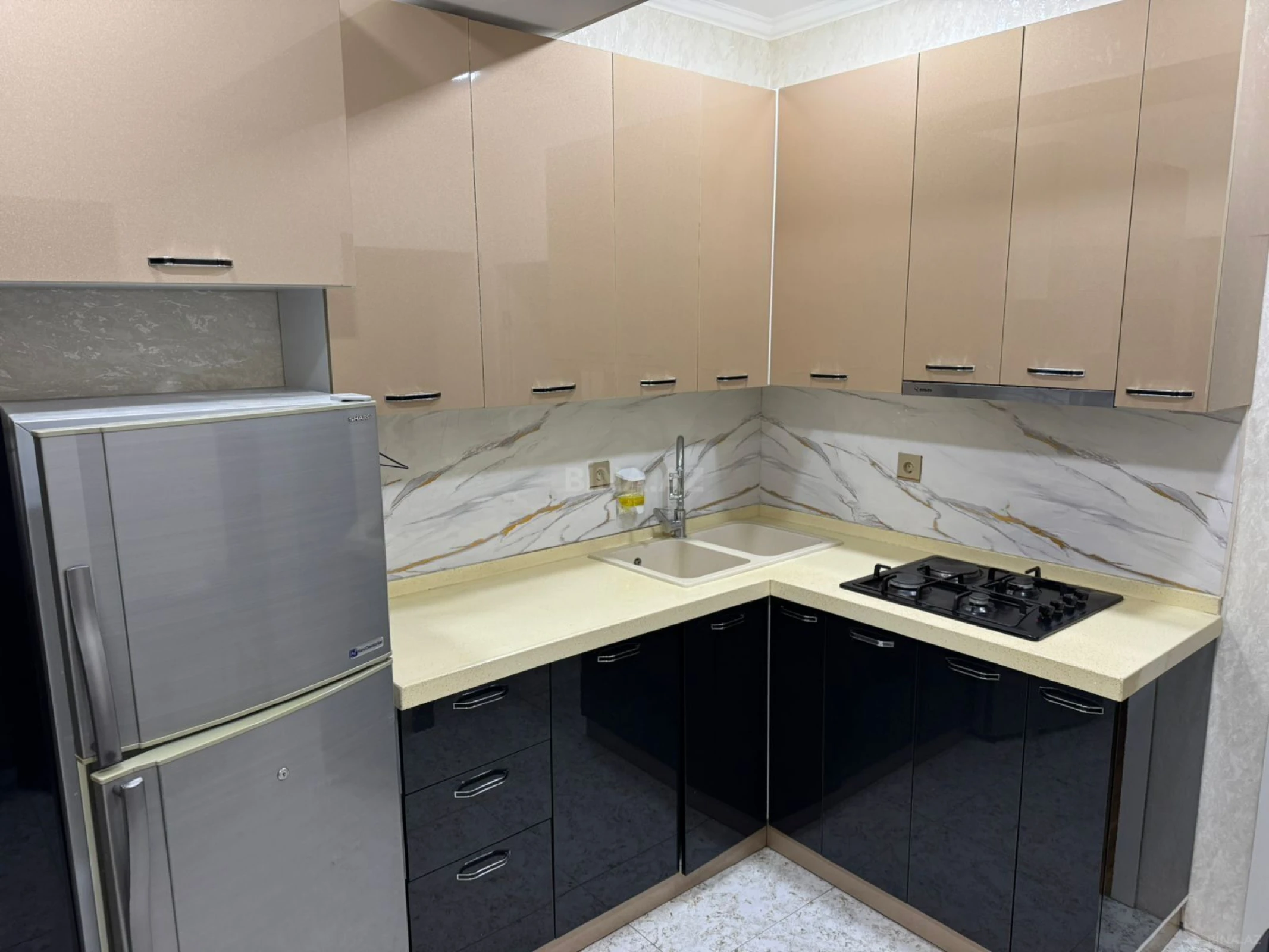 Kirayə verilir 2 otaqlı mənzil 55 m²