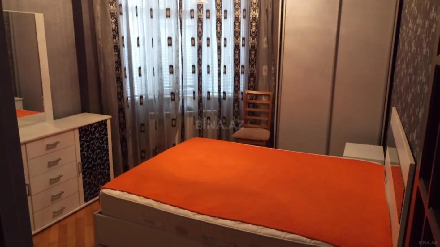 Kirayə verilir 3 otaqlı mənzil 105 m²