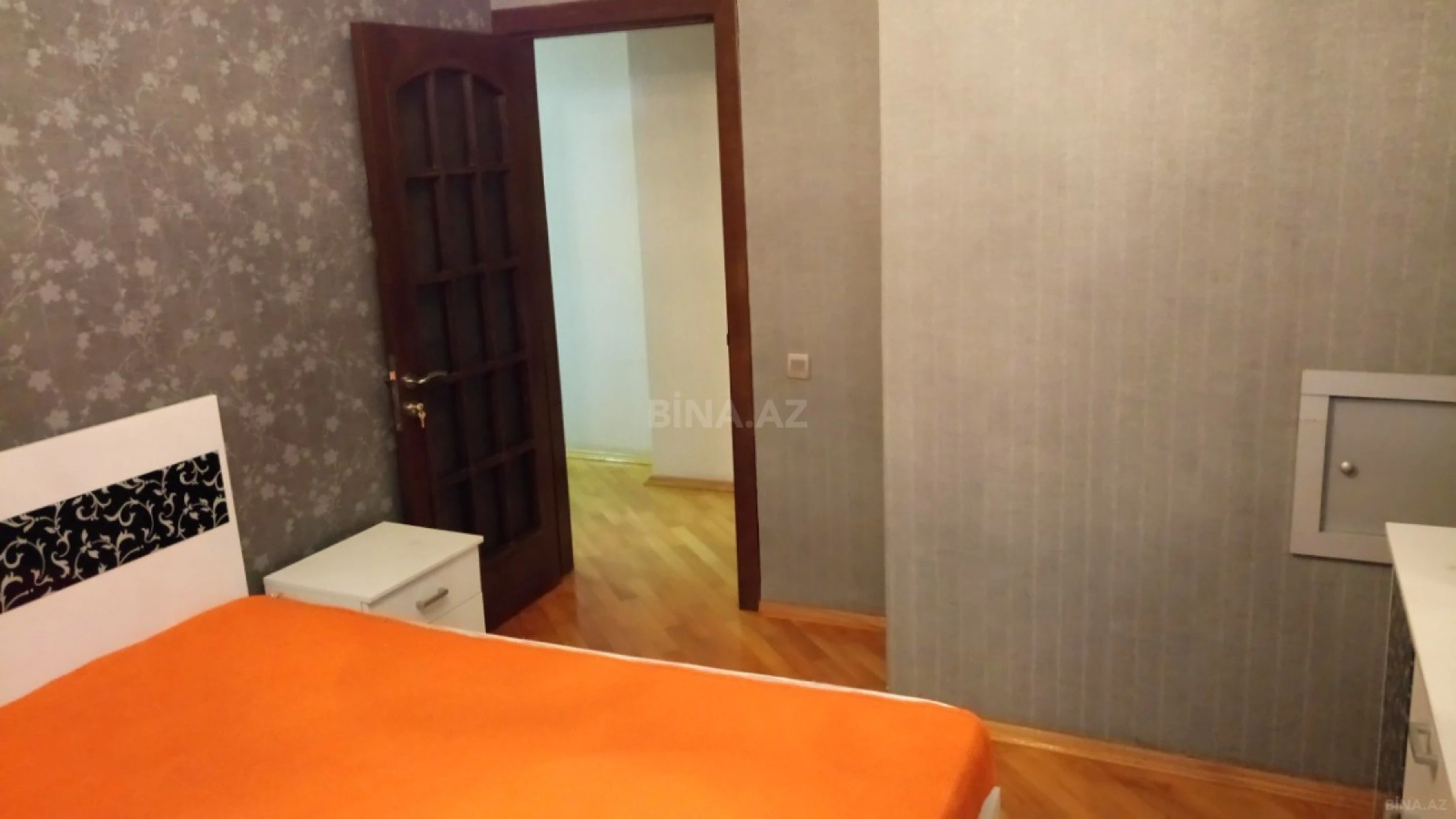 Kirayə verilir 3 otaqlı mənzil 105 m²