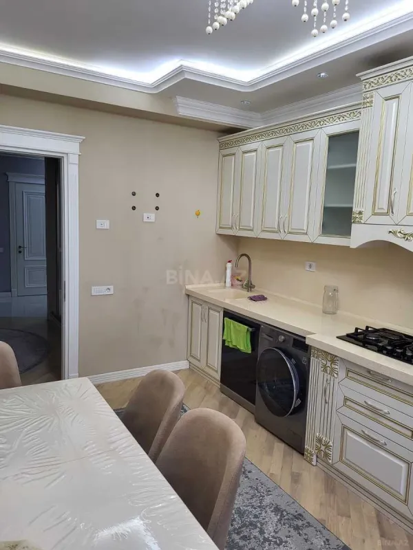 Kirayə verilir 3 otaqlı mənzil 120 m²