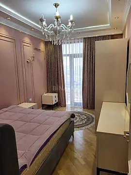 Kirayə verilir 3 otaqlı mənzil 120 m²