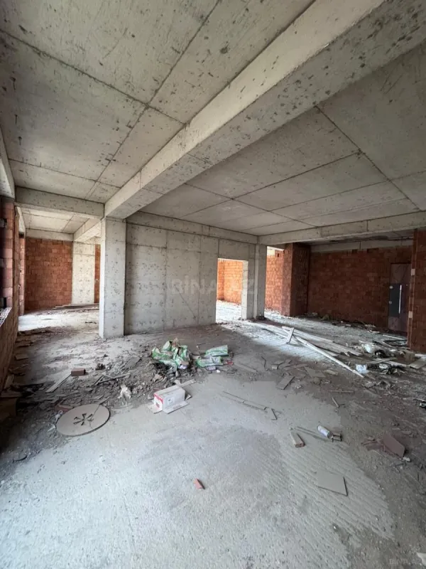 Satılır 4 otaqlı mənzil 145 m²