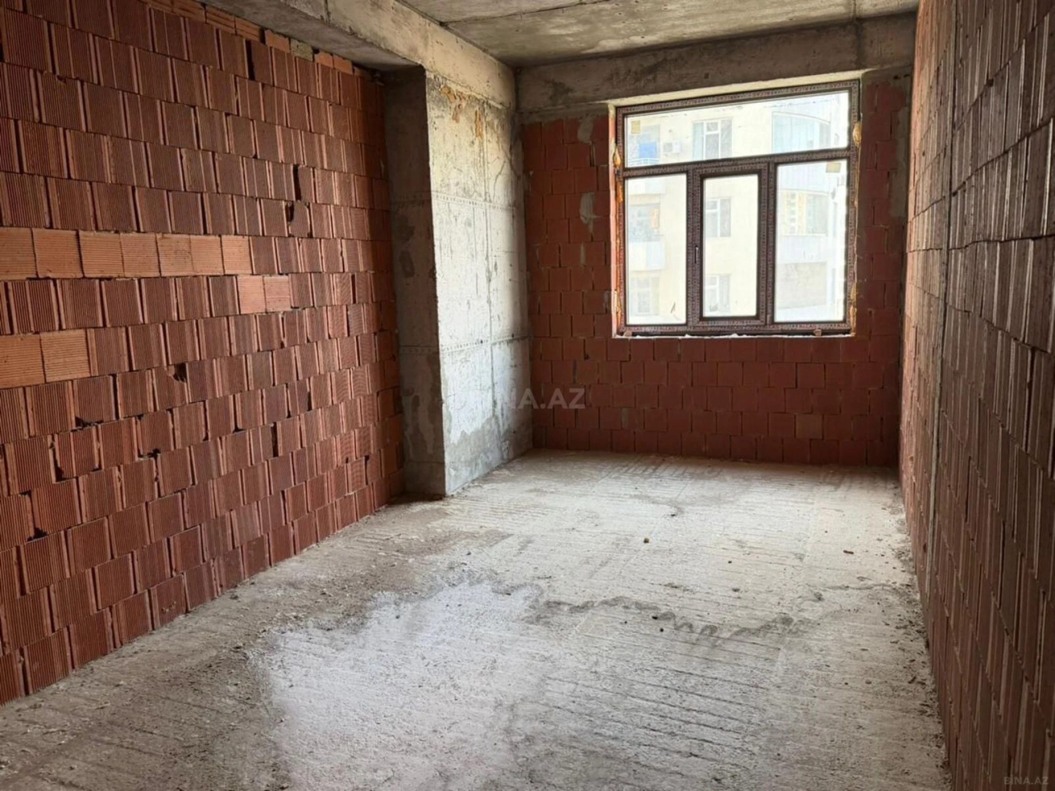 Satılır 3 otaqlı mənzil 147 m²