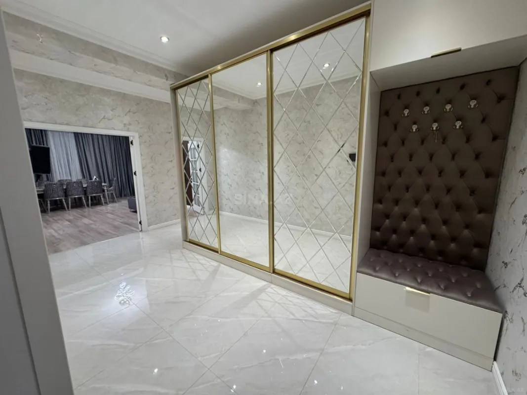 Satılır 3 otaqlı mənzil 130 m²