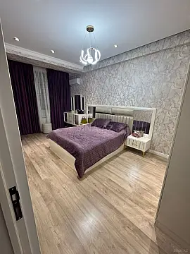 Satılır 3 otaqlı mənzil 130 m²