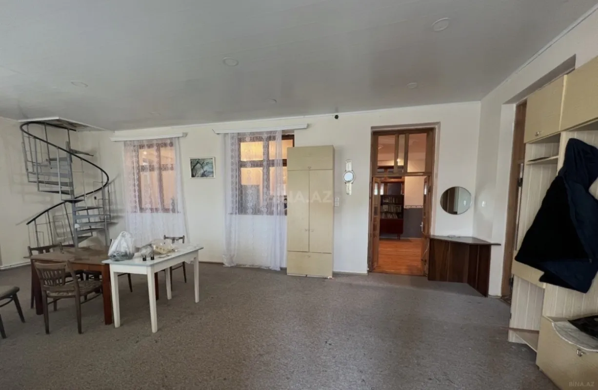 Kirayə verilir 4 otaqlı həyət evi 450 m²