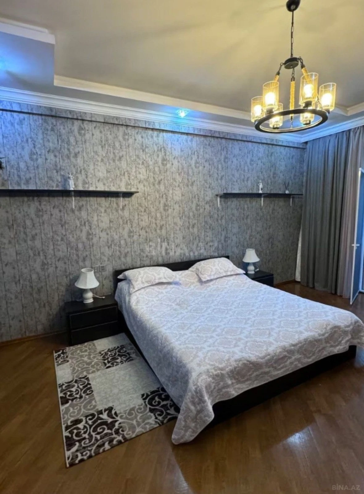 Kirayə verilir 3 otaqlı mənzil 138 m²
