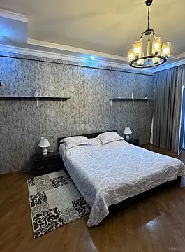 Kirayə verilir 3 otaqlı mənzil 138 m²