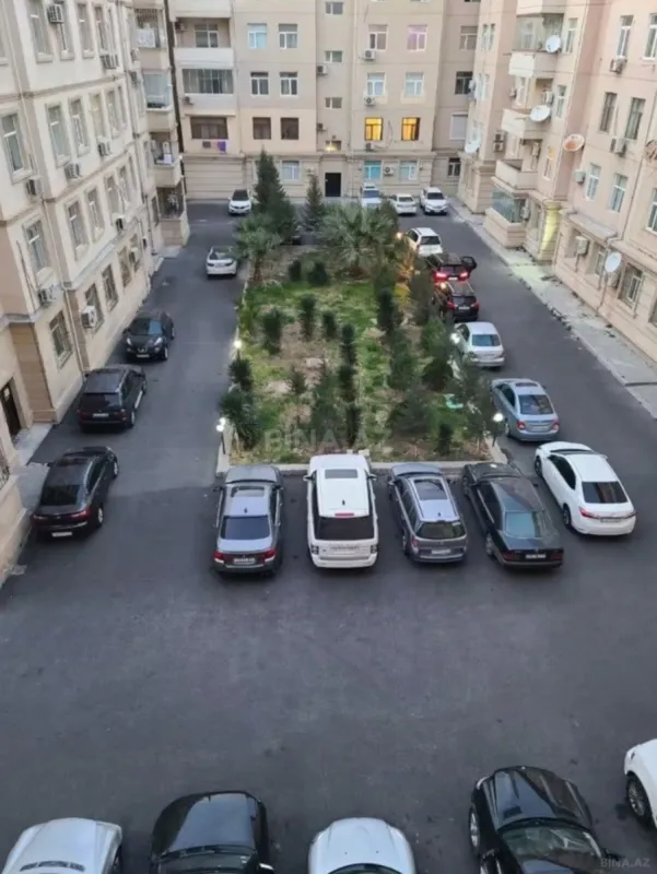 Kirayə verilir 3 otaqlı mənzil 138 m²