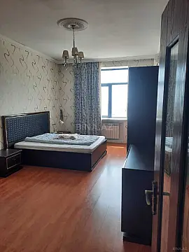 Kirayə verilir 4 otaqlı mənzil 192 m²