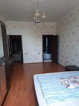 Kirayə verilir 4 otaqlı mənzil 192 m²
