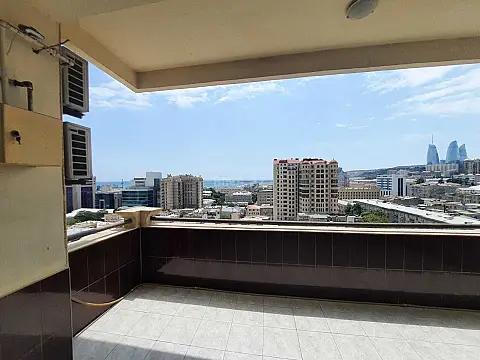Kirayə verilir 4 otaqlı mənzil 192 m²