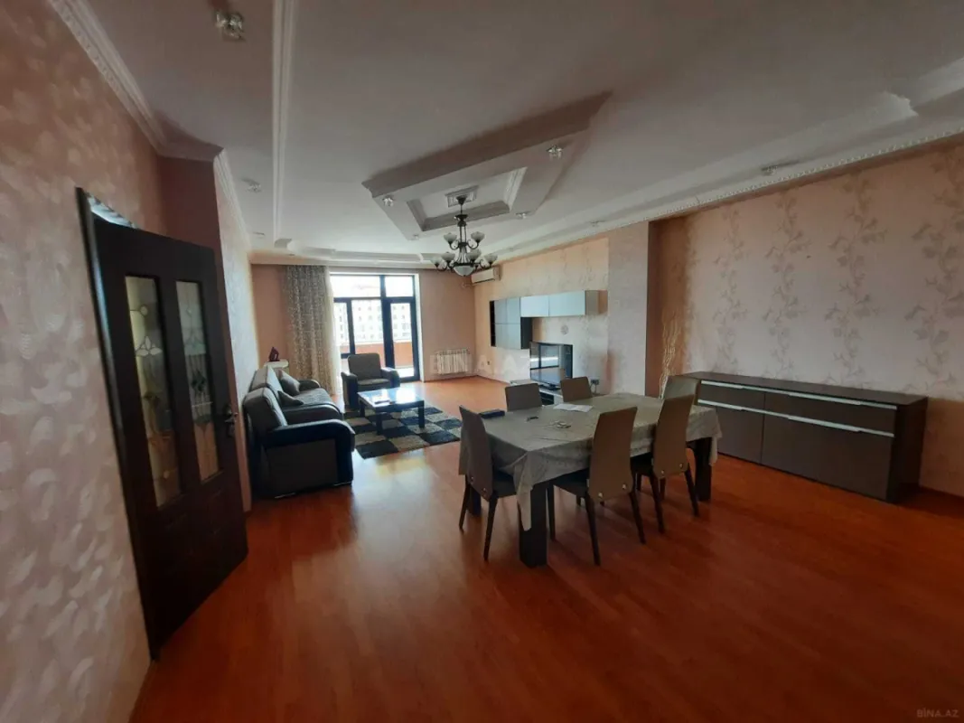 Kirayə verilir 4 otaqlı mənzil 192 m²