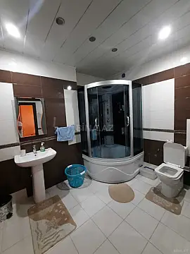 Kirayə verilir 4 otaqlı mənzil 192 m²