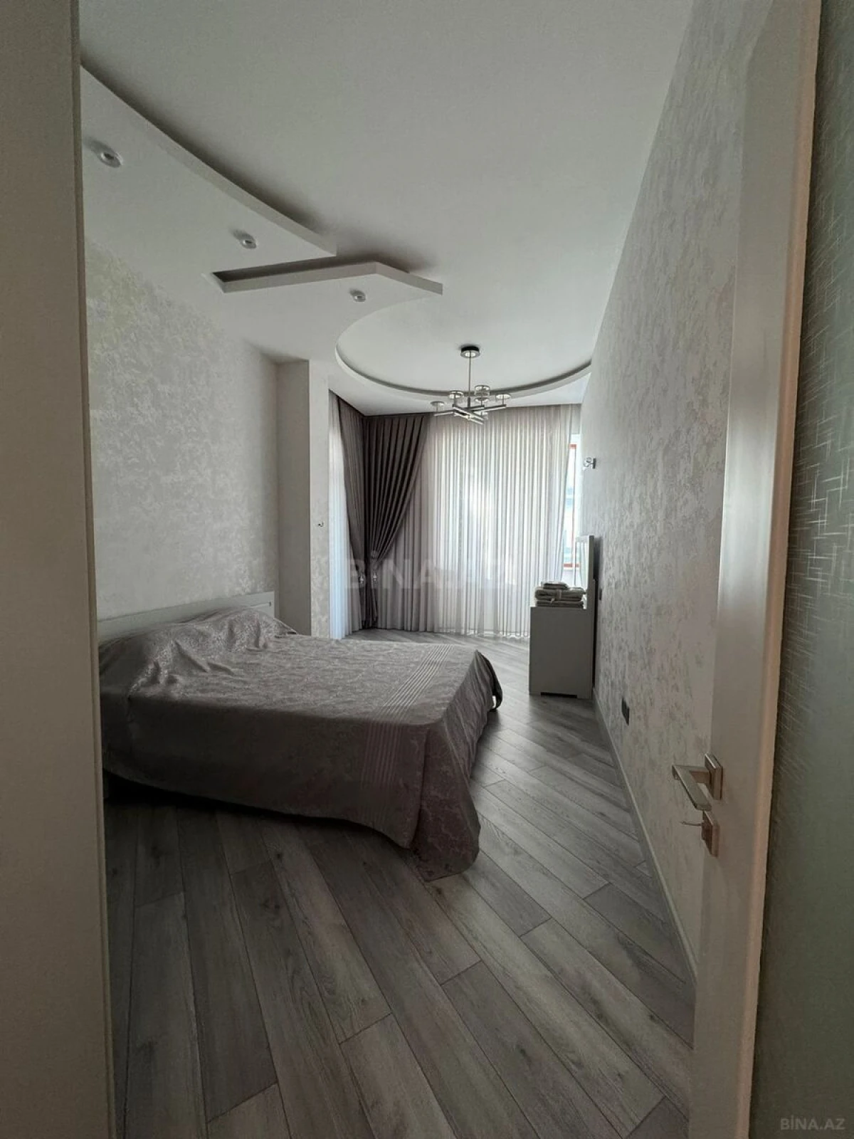 Kirayə verilir 3 otaqlı mənzil 120 m²