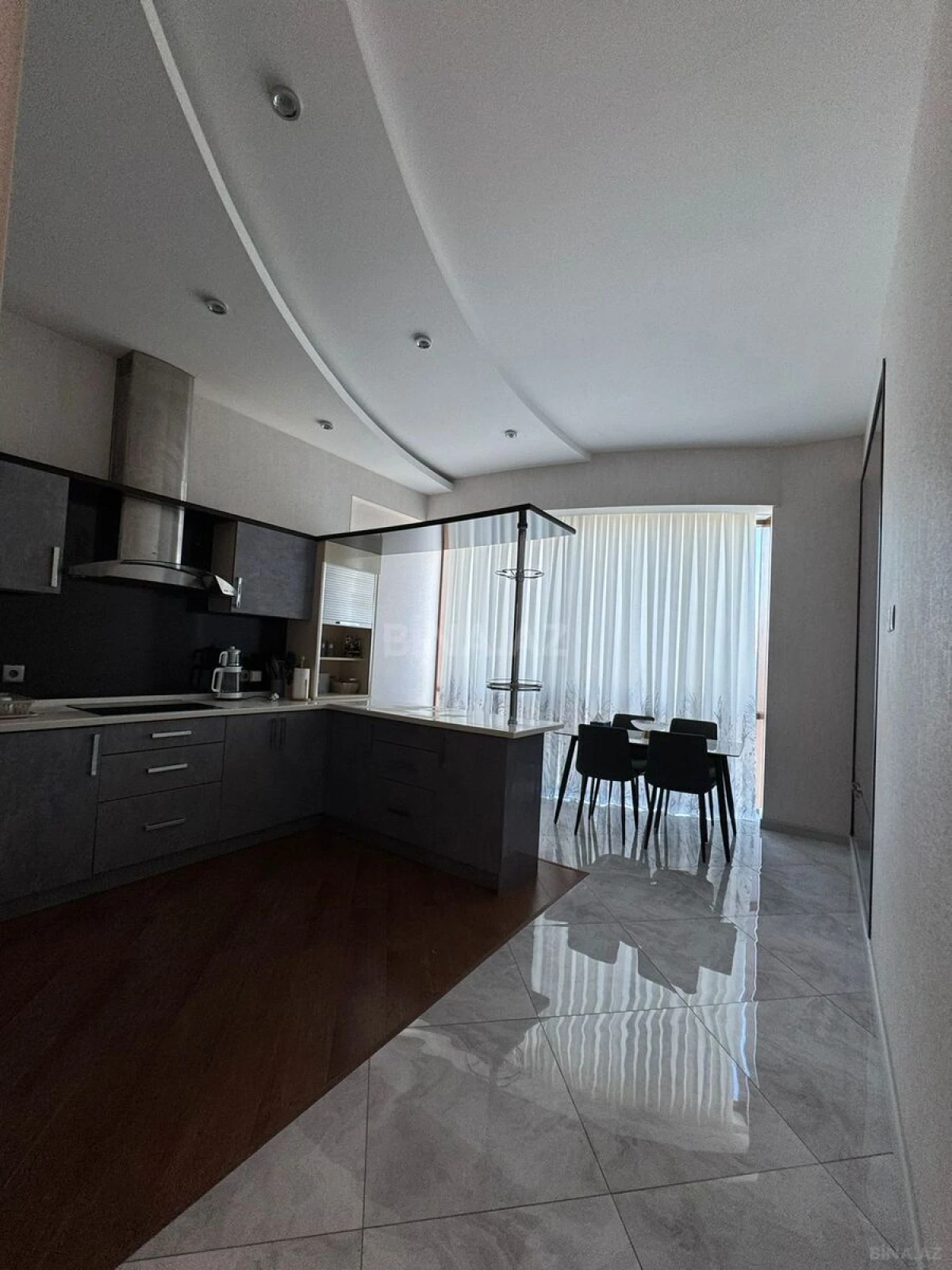 Kirayə verilir 3 otaqlı mənzil 120 m²