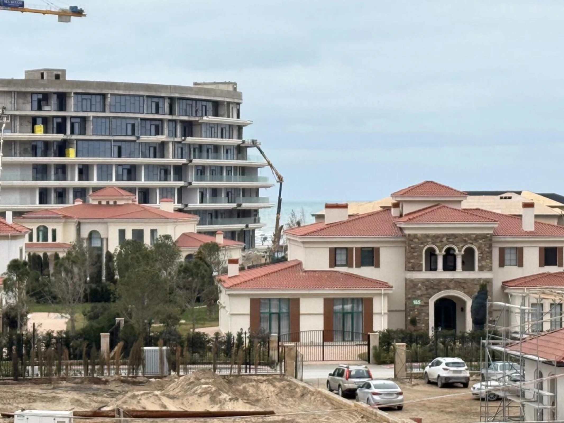 Satılır 9 otaqlı həyət evi 460 m²