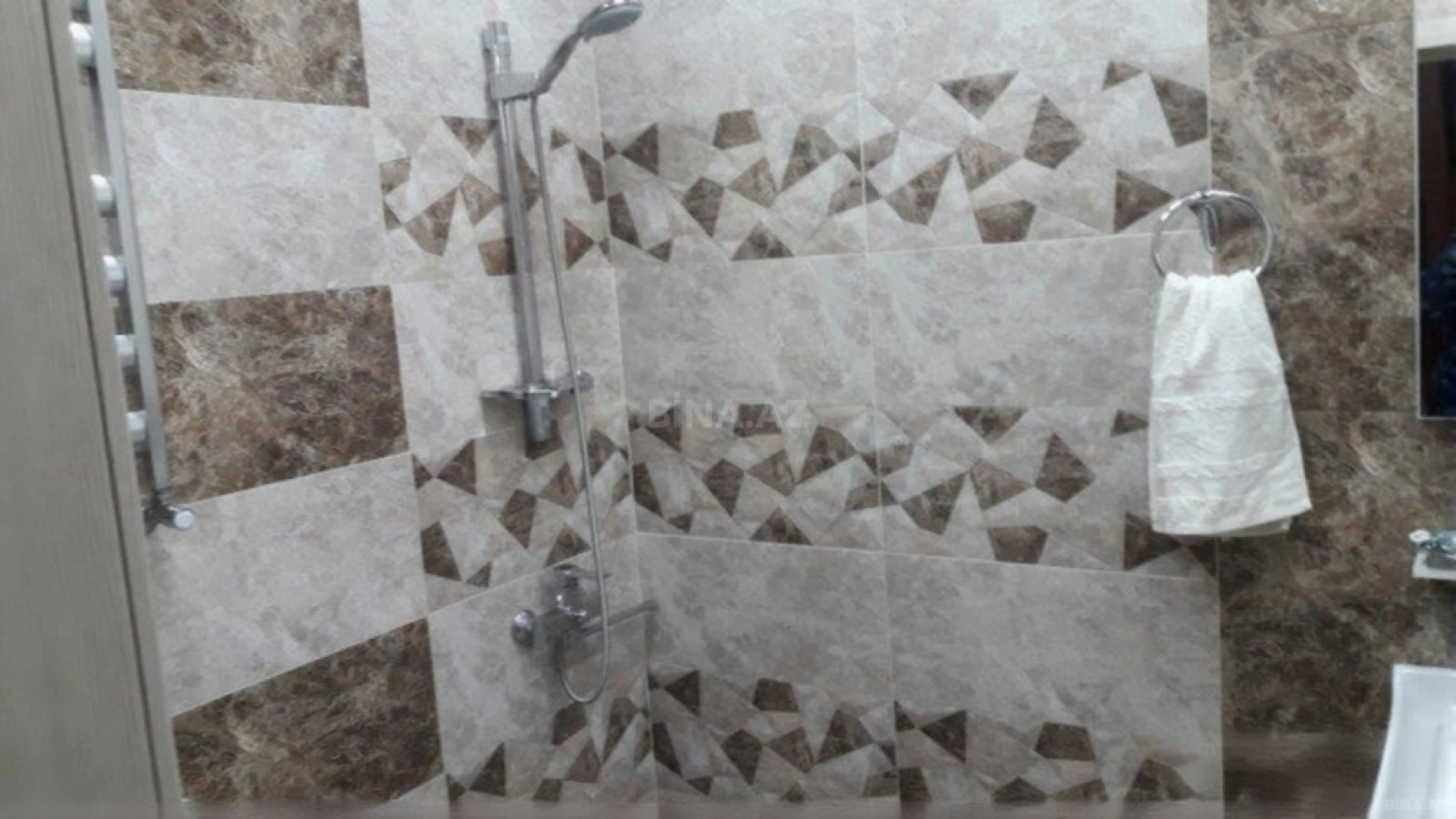 Kirayə verilir 6 otaqlı həyət evi 300 m²