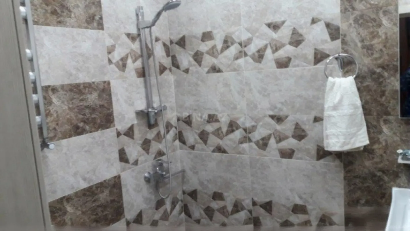 Kirayə verilir 6 otaqlı həyət evi 300 m²