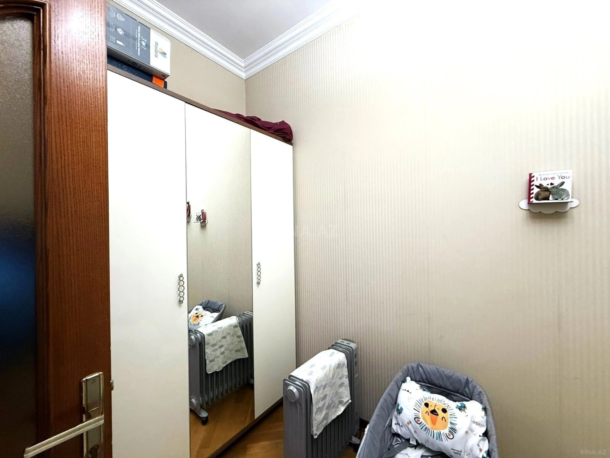 Satılır 4 otaqlı mənzil 150 m²