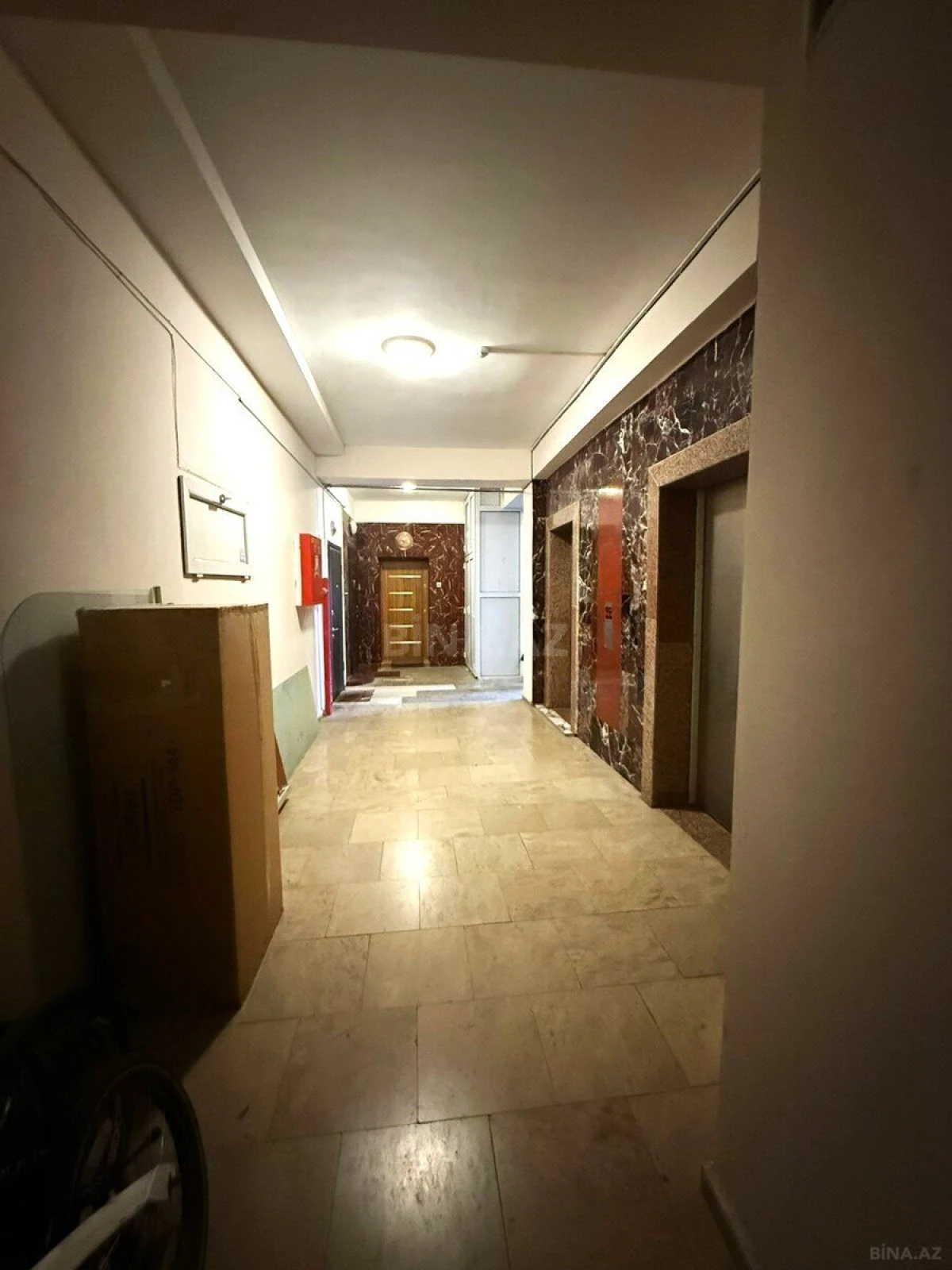 Satılır 4 otaqlı mənzil 150 m²
