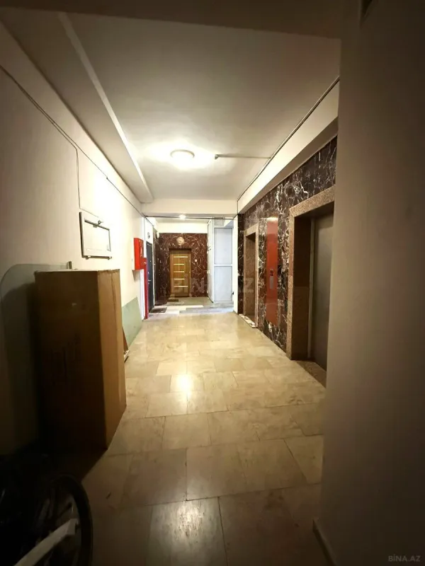 Satılır 4 otaqlı mənzil 150 m²