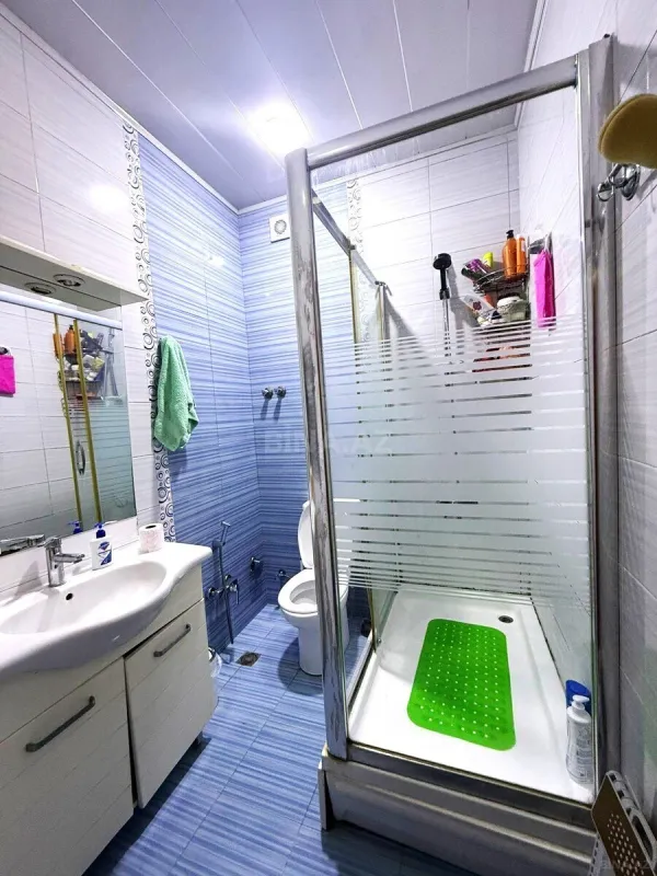 Satılır 4 otaqlı mənzil 150 m²