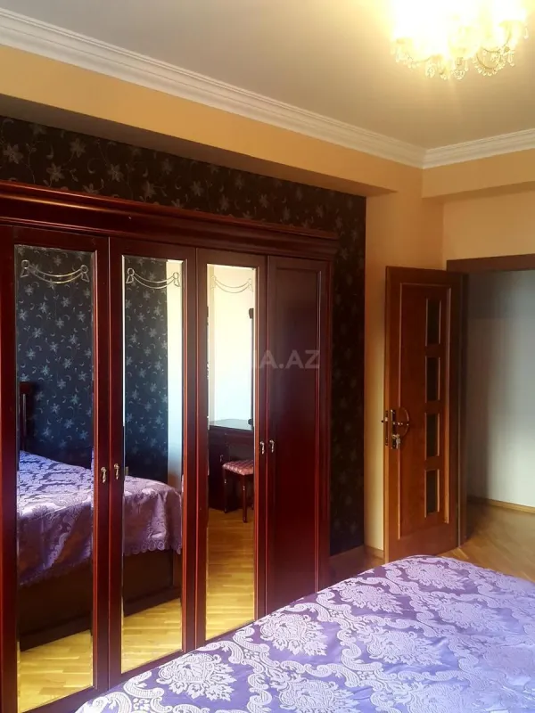 Kirayə verilir 2 otaqlı mənzil 92 m²