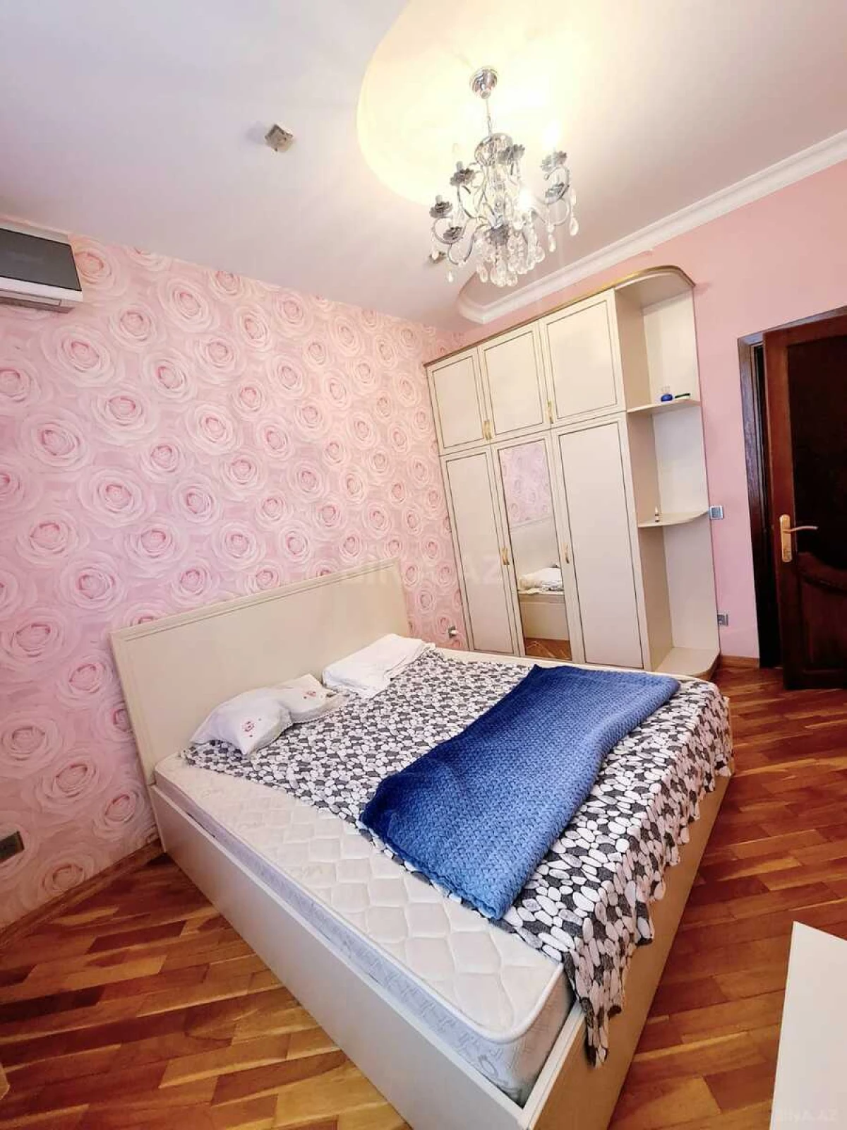 Satılır 3 otaqlı mənzil 90 m²