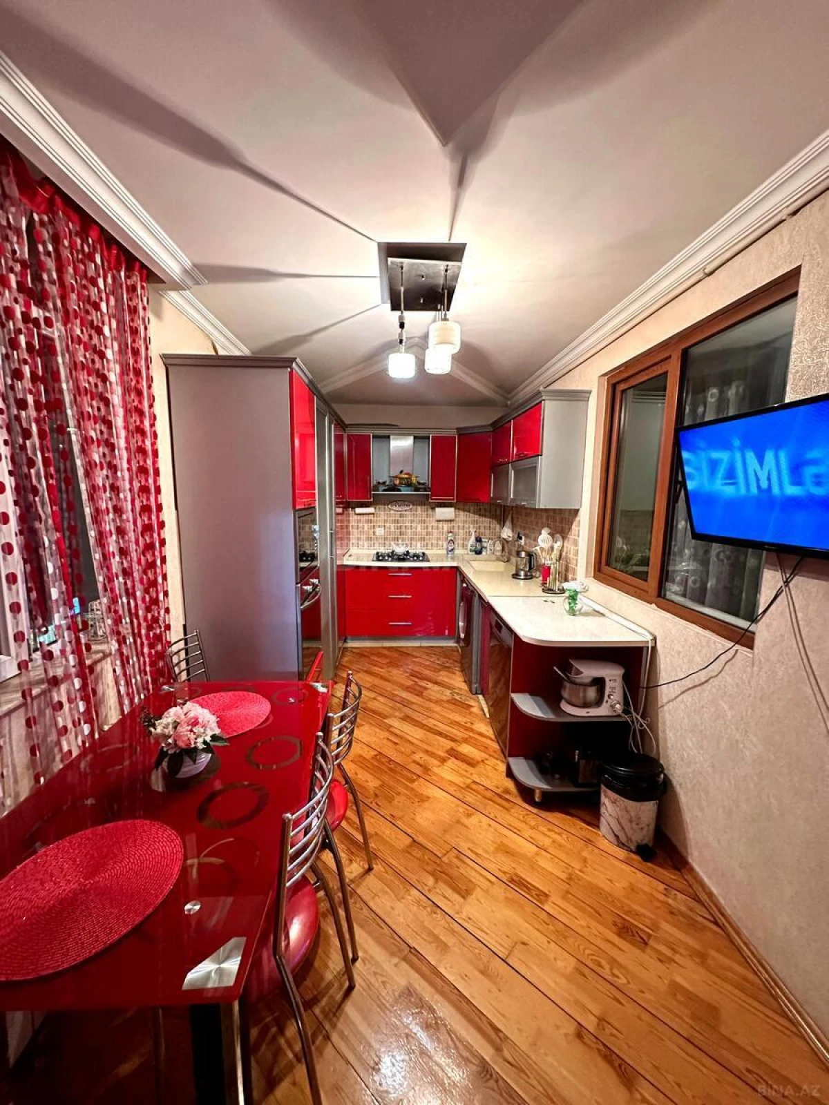 Satılır 5 otaqlı mənzil 120 m²