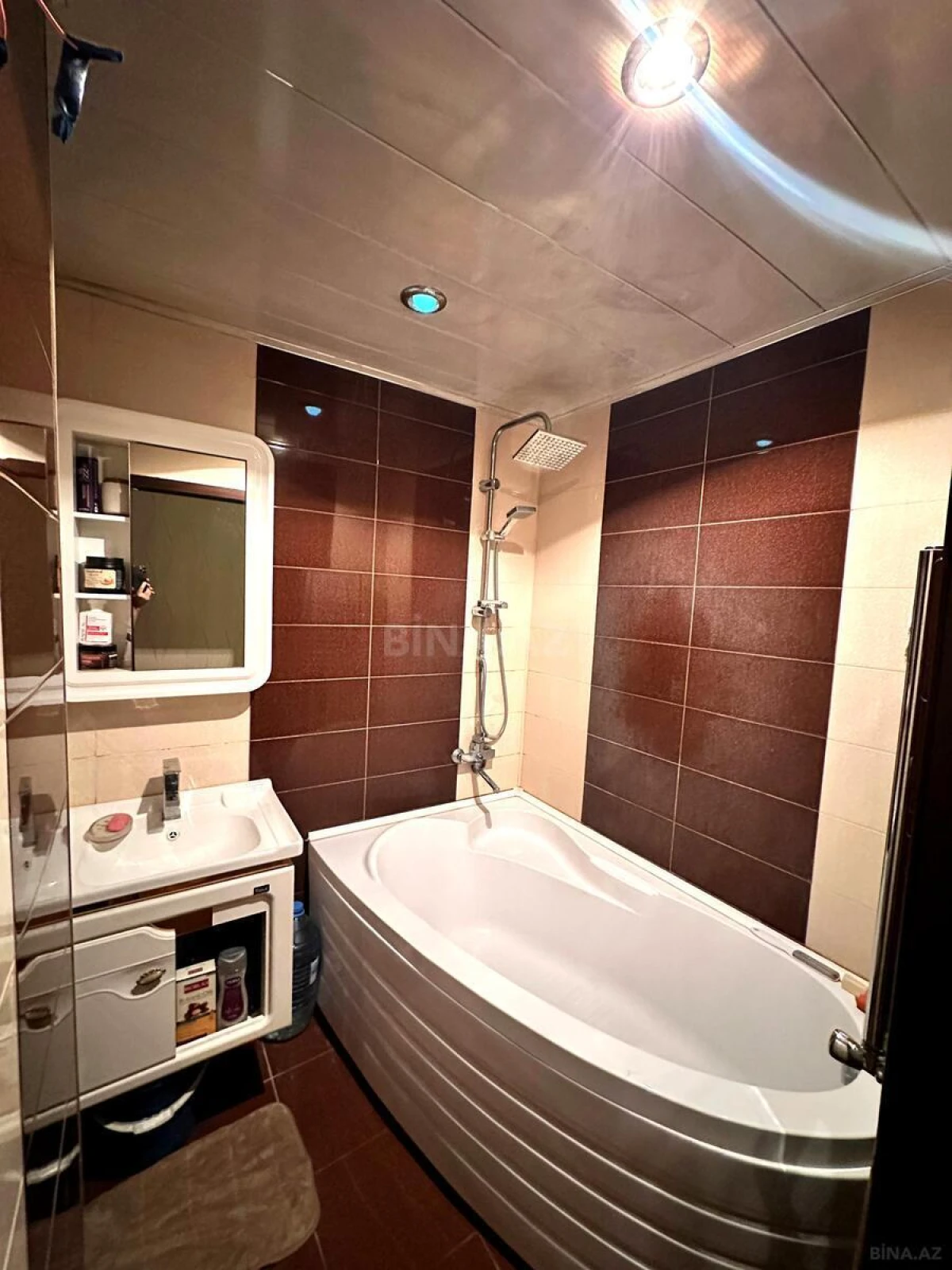 Satılır 5 otaqlı mənzil 120 m²